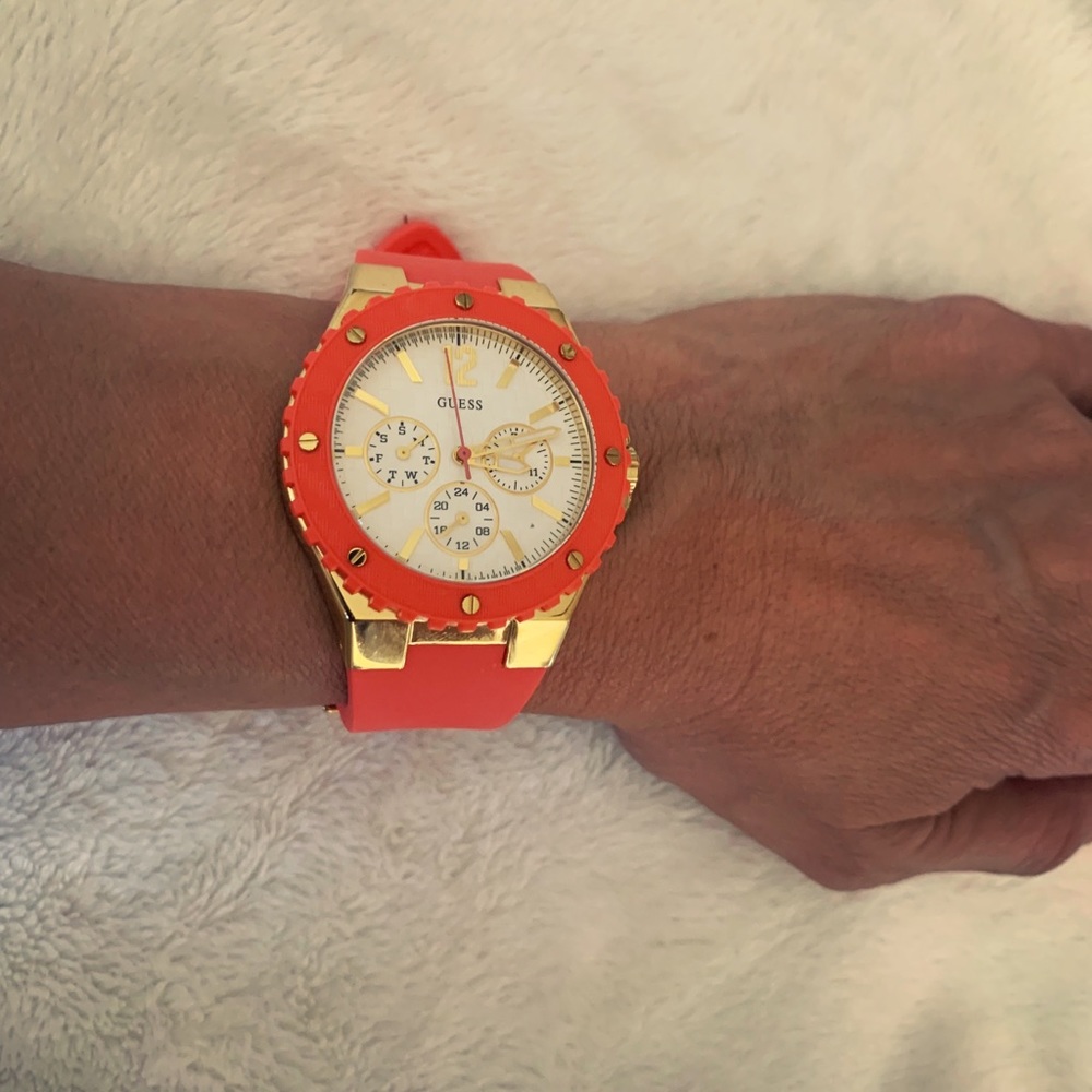 Guess Silicone Strap Watch!
